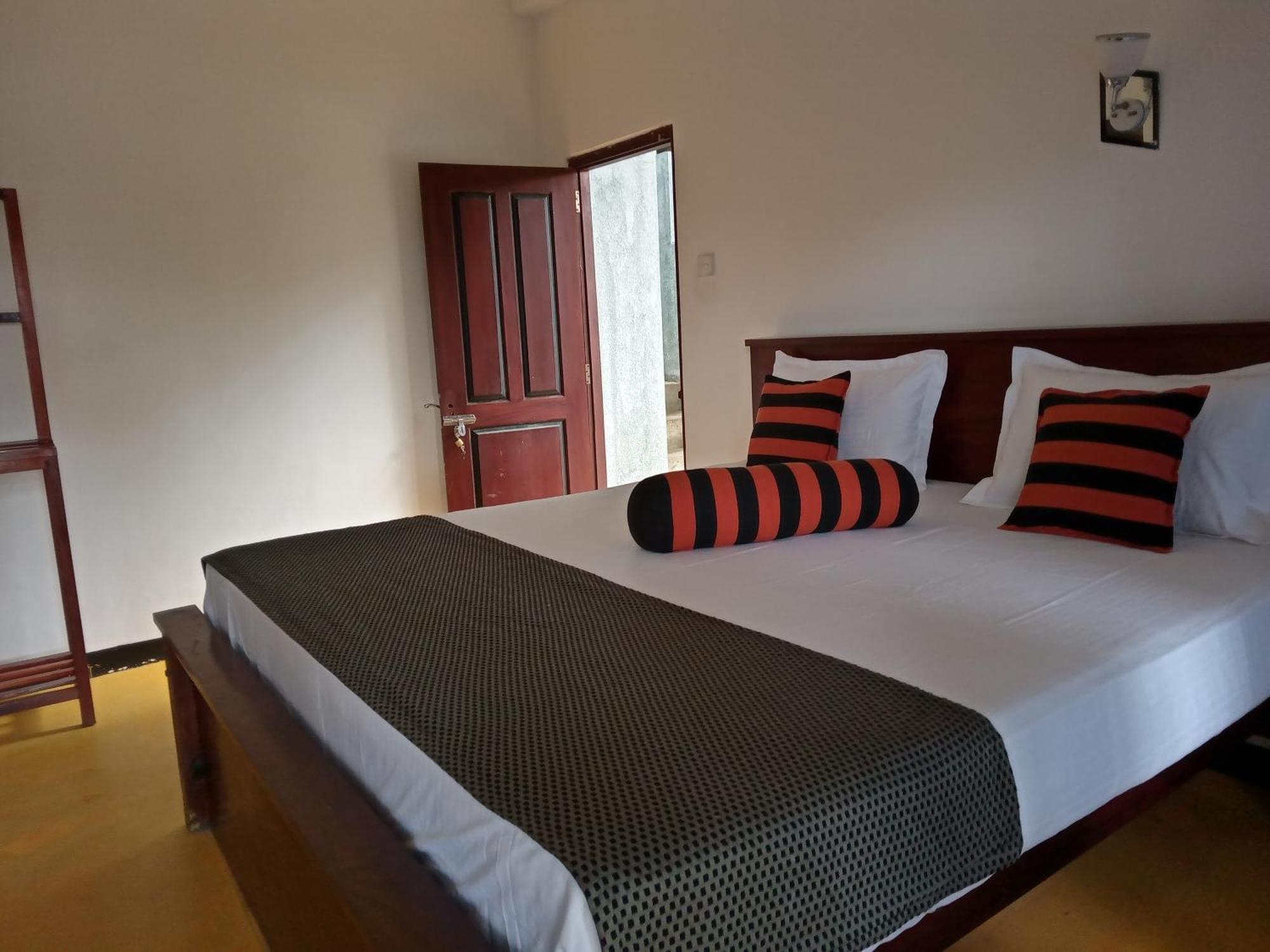 Shalomi Nine Arch Bliss Bed & Breakfast เอลลา ภายนอก รูปภาพ