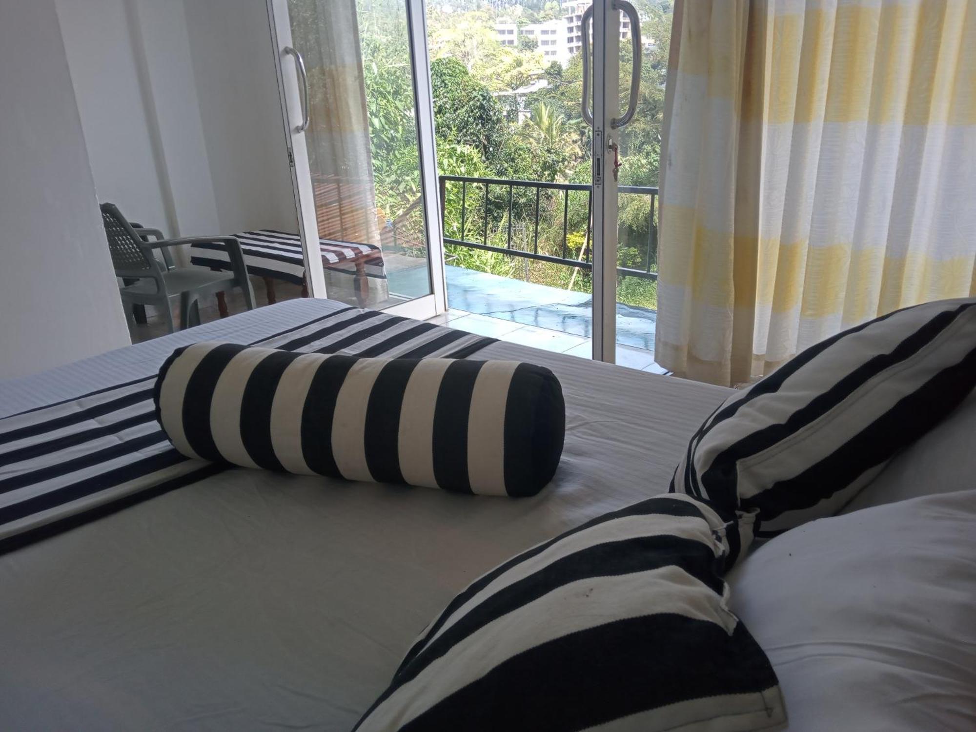 Shalomi Nine Arch Bliss Bed & Breakfast เอลลา ภายนอก รูปภาพ